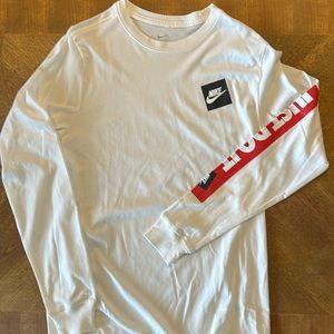 New with Tags Nike Long sleeve Tee